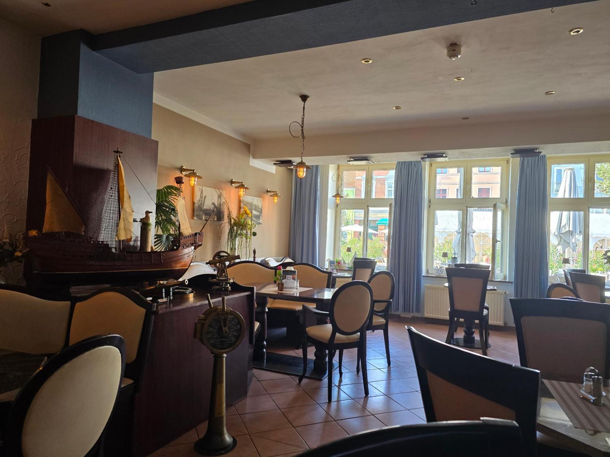 Hotel Am Markt & Brauhaus Stadtkrug Ueckermünde Exterior foto