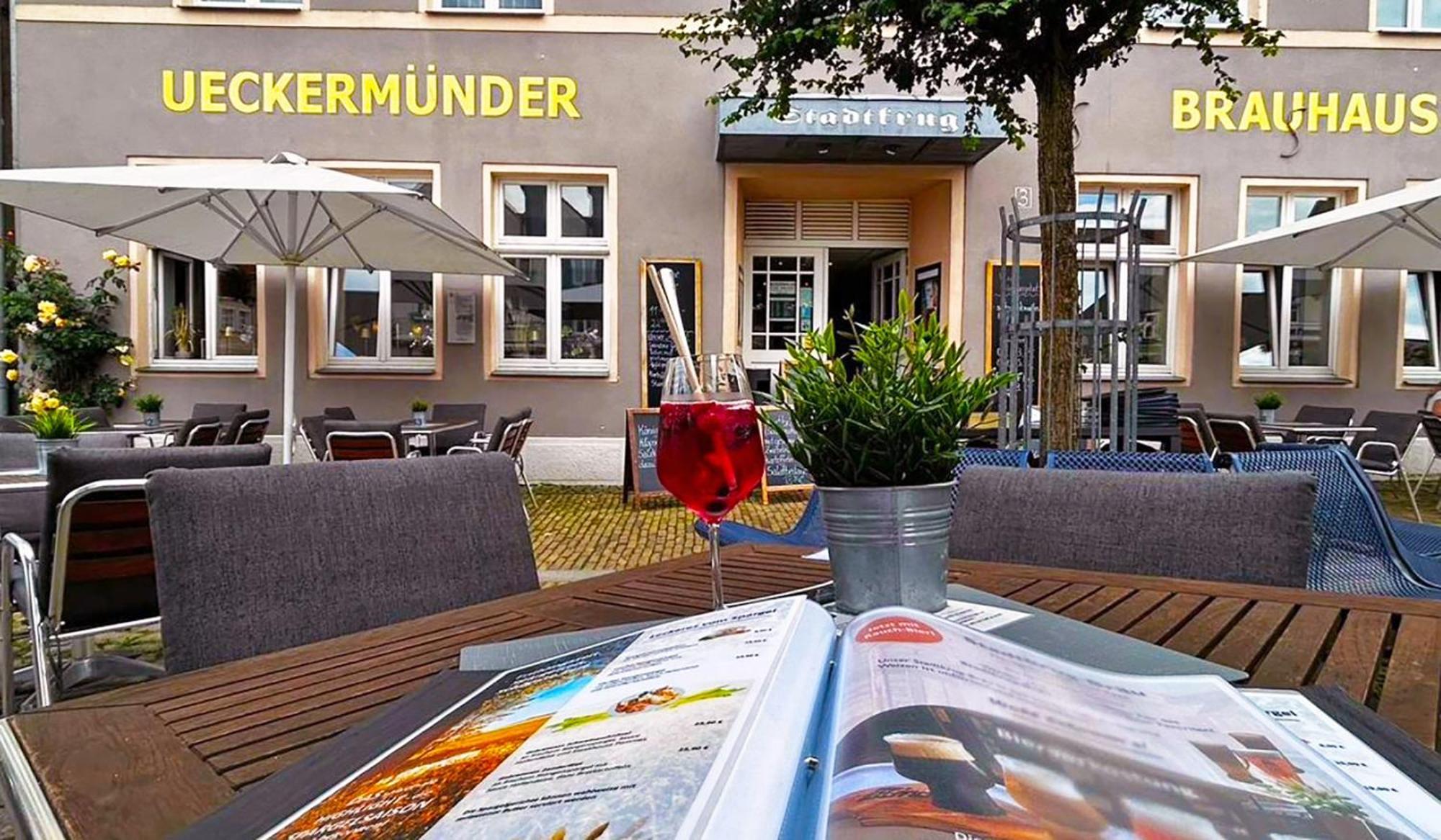 Hotel Am Markt & Brauhaus Stadtkrug Ueckermünde Exterior foto